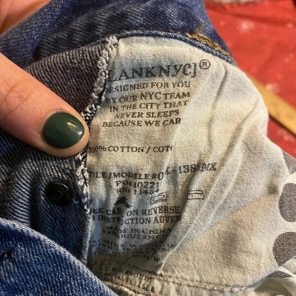 BLANK NYC Crop Girlfriend Two Tone Color Jeans Size 29 - Picture 9 of 10